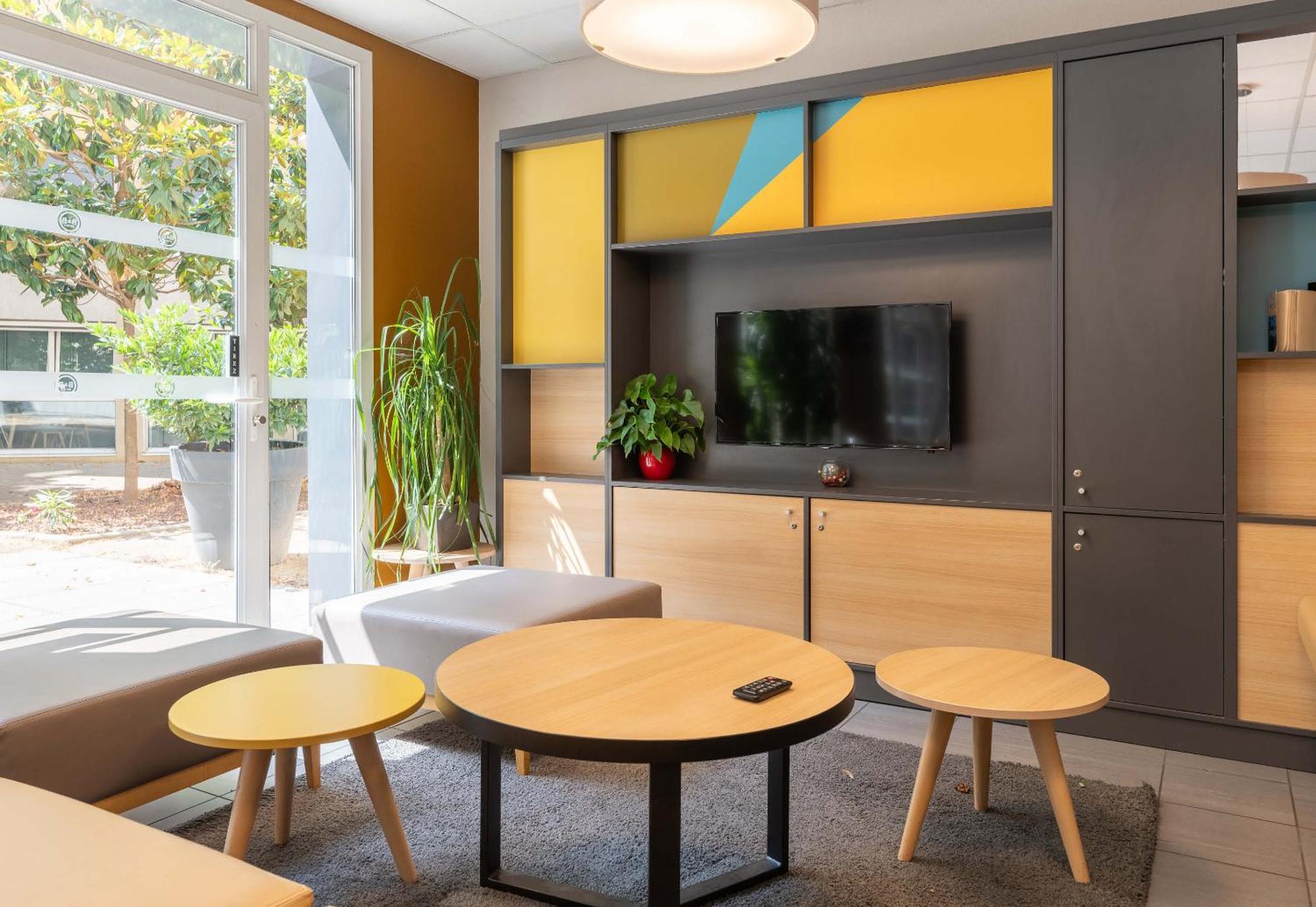 B&B Hotel Lyon Caluire Cite Internationale Εξωτερικό φωτογραφία