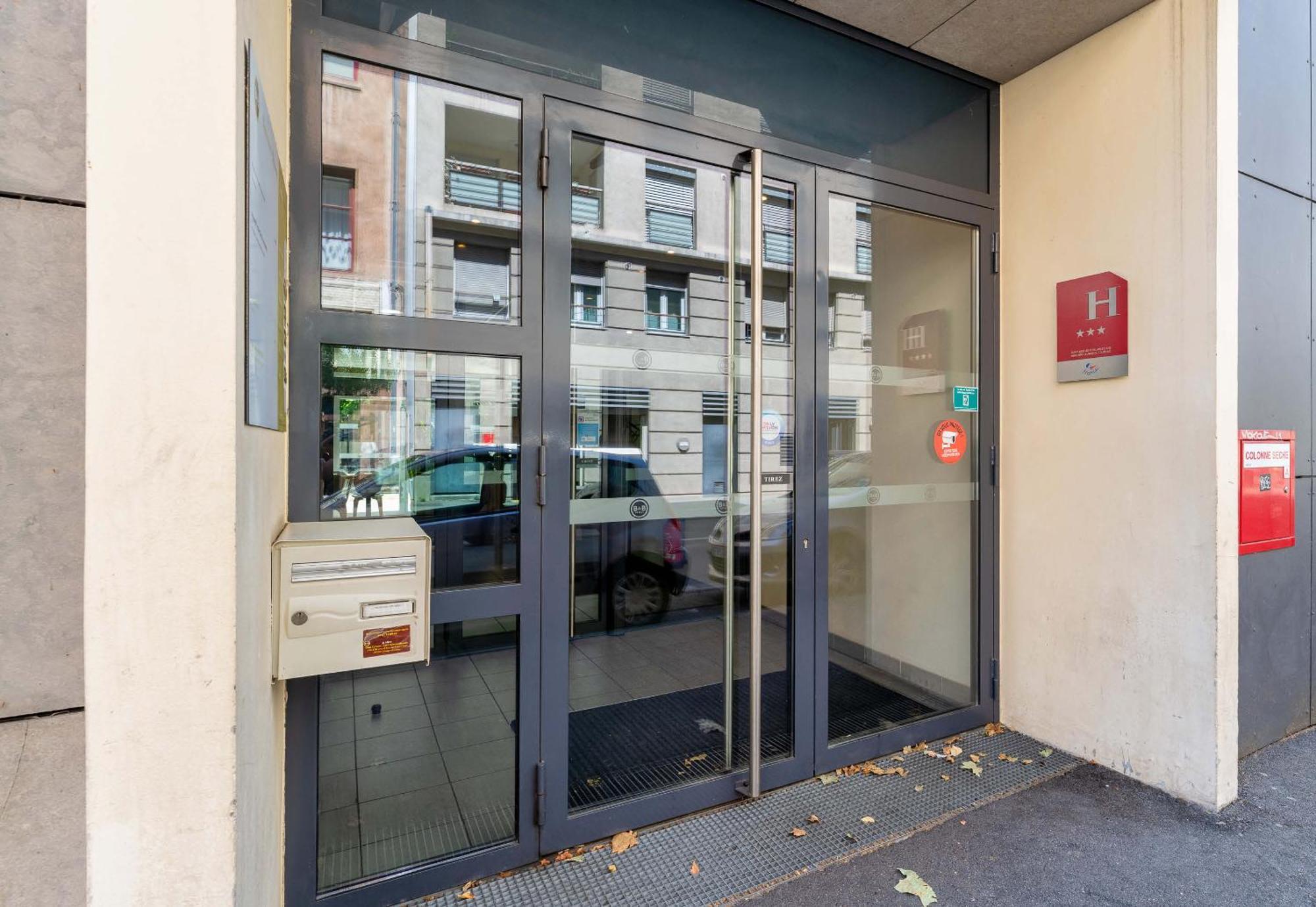 B&B Hotel Lyon Caluire Cite Internationale Εξωτερικό φωτογραφία