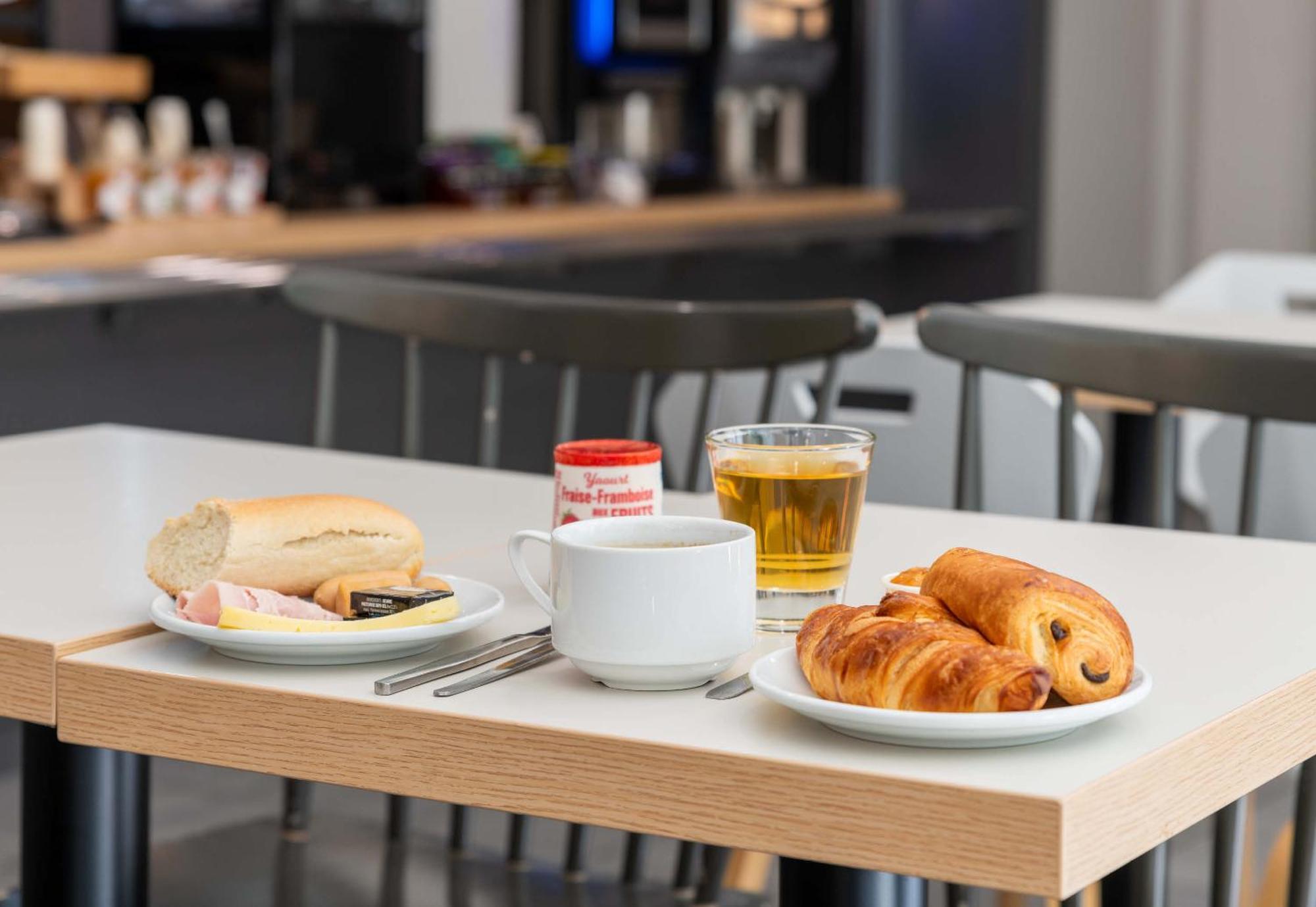 B&B Hotel Lyon Caluire Cite Internationale Εξωτερικό φωτογραφία