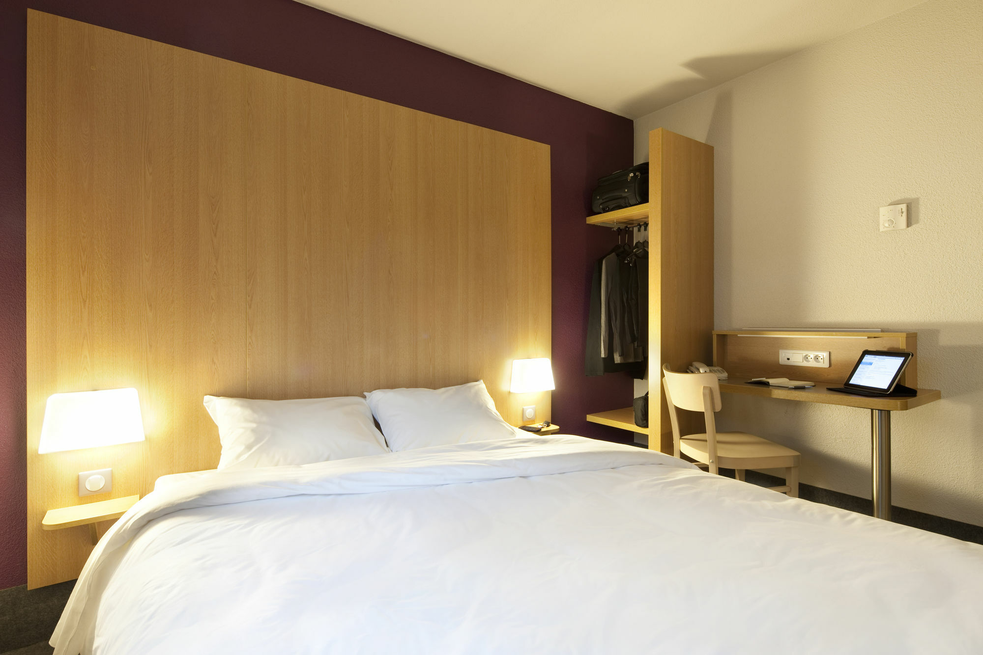 B&B Hotel Lyon Caluire Cite Internationale Εξωτερικό φωτογραφία